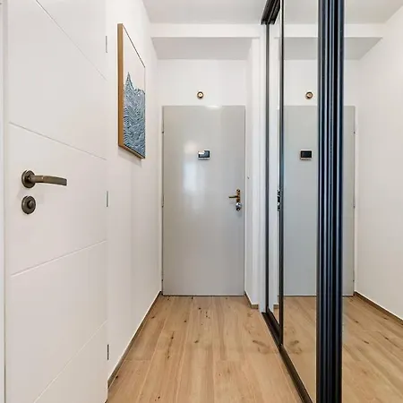 New Bright & Quiet Floor Apartament