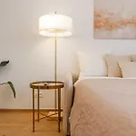 New Bright & Quiet Floor Appartement